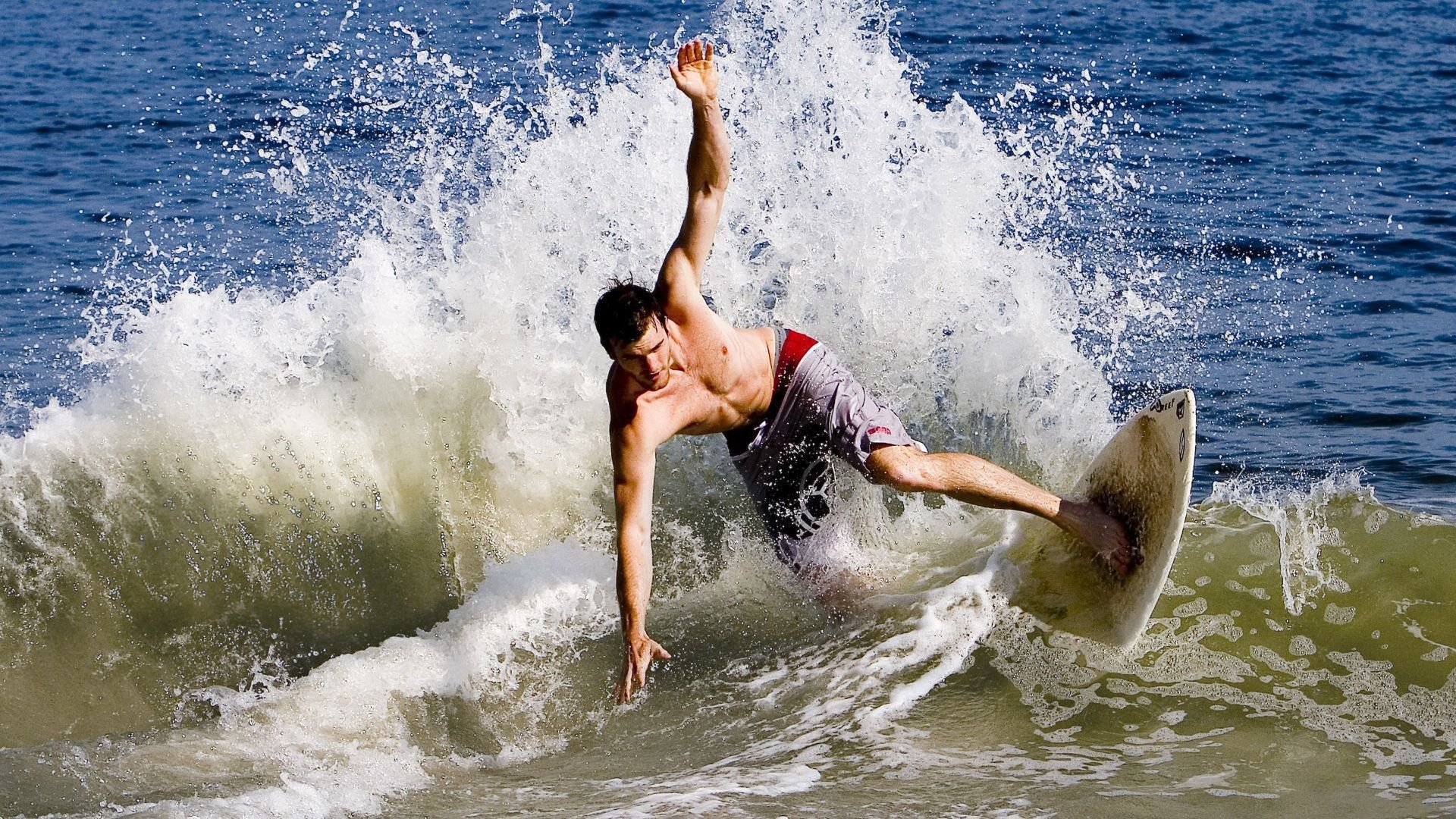 山地越野跑夺冠赛，冒险精神的极限飞跃，山地越野跑步